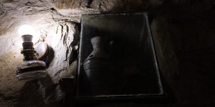 Feqiyê Teyran’ın evine bakan yok