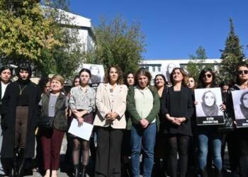 Kadınlar Demirtaş için adliye önünde: Adalet talebimizi sürdüreceğiz