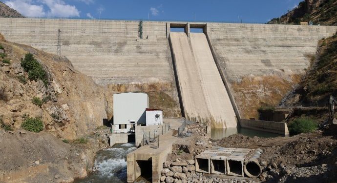 Baraj çatladı köylüler tedirgin