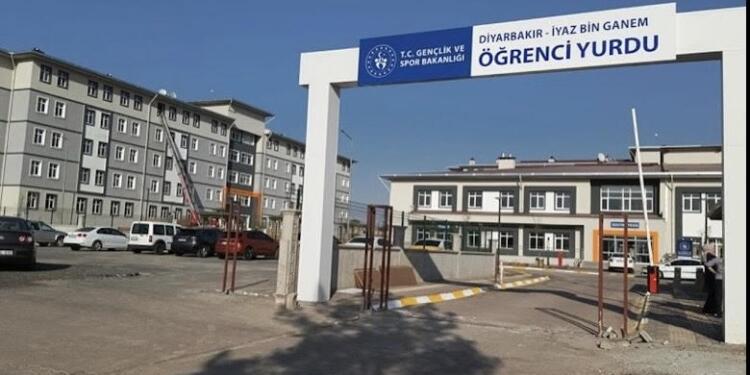 Hakkında soruşturma açılan öğrenci yurttan atıldı