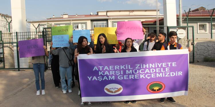 Yurttan atılan öğrenciler için açıklama