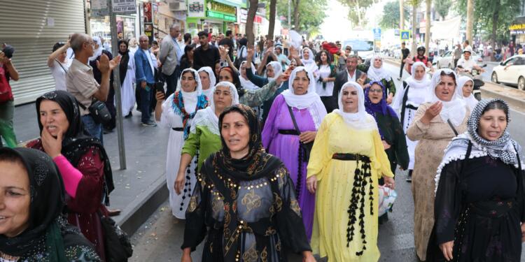 ‘Özgürlük Mitingi’ sonrası yürüyüş yapıldı