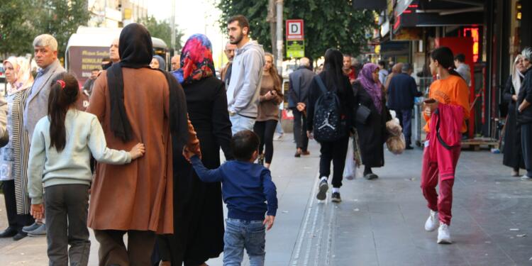 Amedli yurttaşlar: Halkın bütçesi savaşa ayrılıyor