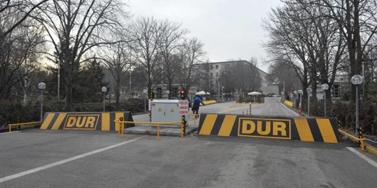 Bin 93 kişinin Meclis’e girişi yasak