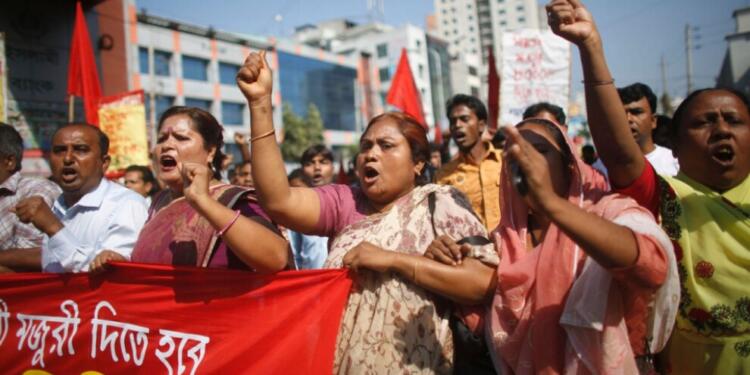 ‘Tekstil cehennemi’ Bangladeş’te işçiler eylemde