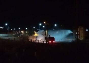 Gever’de gençler komployu protesto etti