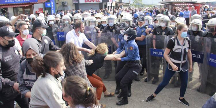 AKP iktidarının 22 yıllık bilançosu: 200 binden fazla gözaltı, 80 bin kişiye işkence