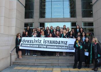 Avukatlar kadın katliamlarını protesto etti