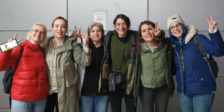 Gazetecilerin tutuklanmasını protesto eden gazetecilere hapis cezası