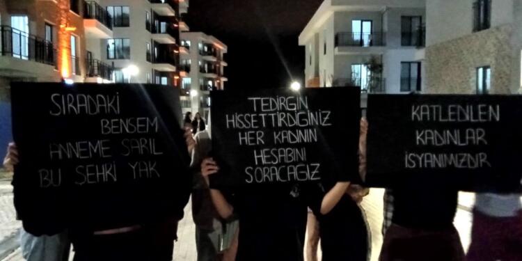 Öğrencilerden katledilen kadınlar için yürüyüş