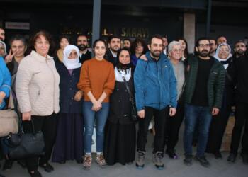 3 gazeteci 8 aydır ev hapsinde