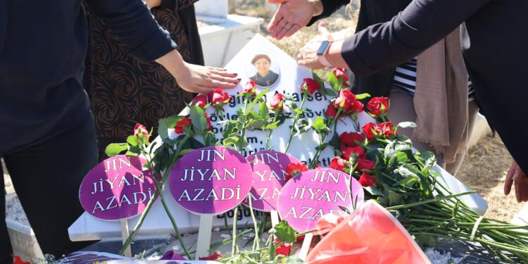 Nagihan Akarsel mezarı başında anıldı