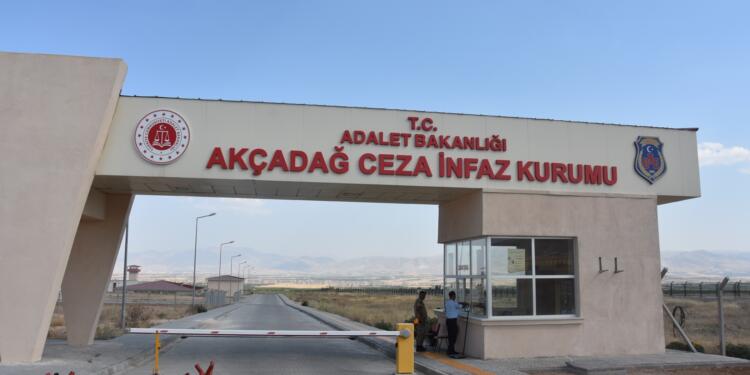Tutsaklar ağız içi arama dayatması yüzünden tedaviye erişemiyor