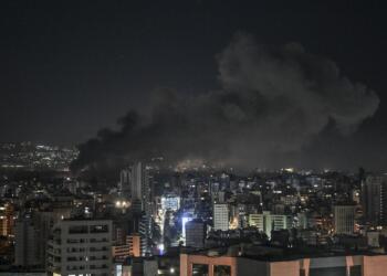 İsrail, Beyrut’ta 15 noktaya saldırı düzenledi