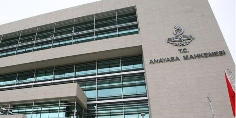 AYM, belediyelere müdahale düzenlemelerini iptal etti