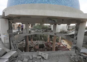 İsrail Okul ve camiyi bombaladı 24 kişi yaşamını yitirdi