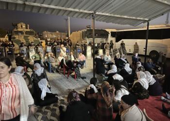 Barış Anneleri nöbette: Barışı haykırmaya geldik