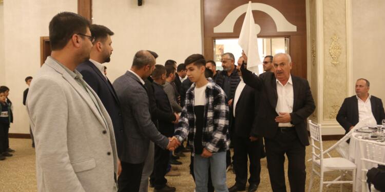 DEM Parti aralarında husumet bulunan aileyi barıştırdı