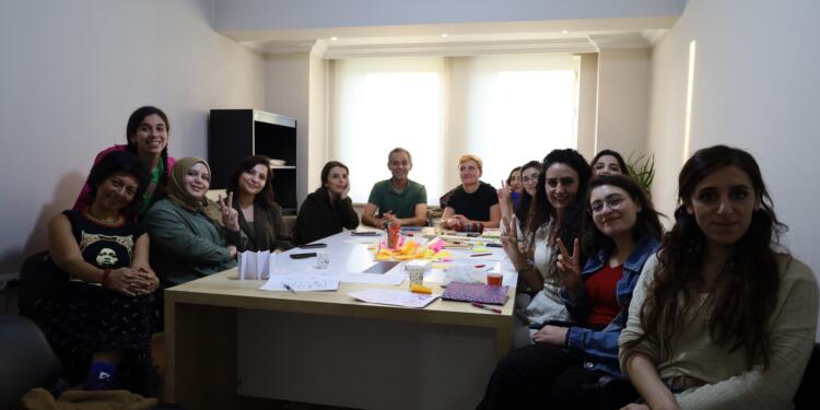 Wan’da sanat atölyesi: Sanat ve feminizm tartışıldı