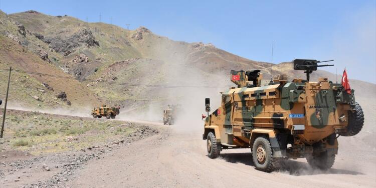 Elbak’ta askeri operasyon başlatıldı