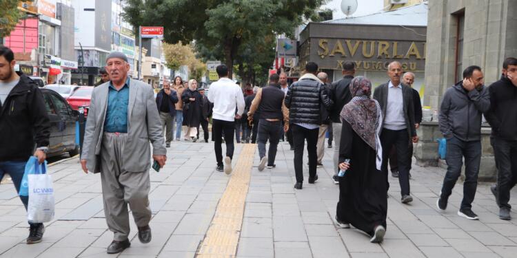 Wanlı yurttaşlar: Ekonomik krizin nedeni savaş politikalarıdır