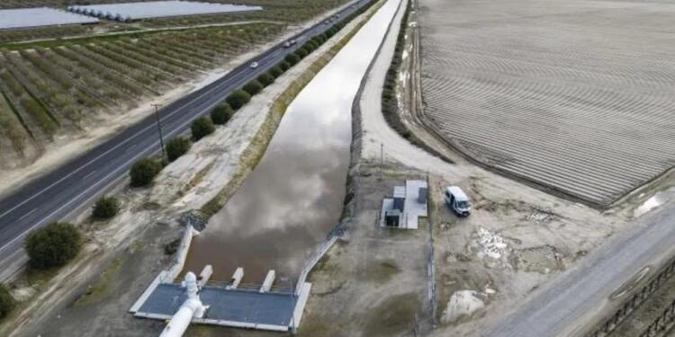 Dünyanın ekseni 17 yılda 80  santim kaydı