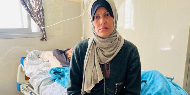 Kanser hastası anne, oğlunun tedavisi için açlık grevine başladı