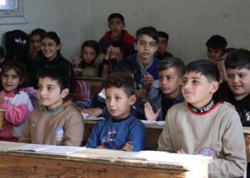 Lübnan’dan Rojava’ya gelen çocuklar anadillerinde eğitim görüyor