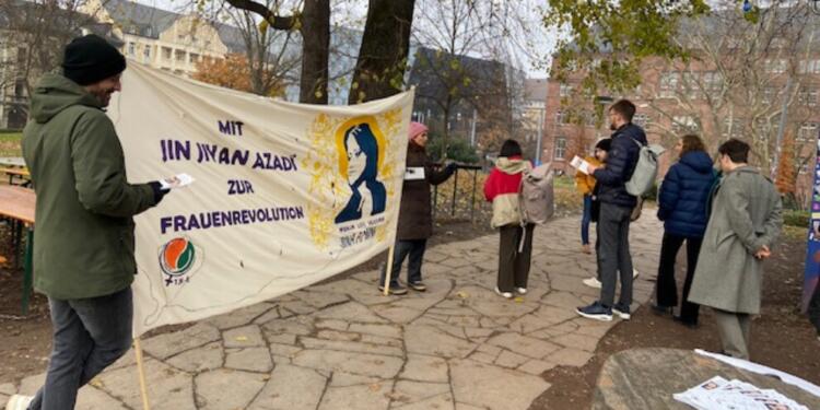 Almanya’da İran’ın verdiği idam kararları protesto edildi