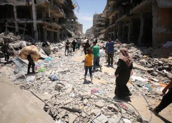 İsrail, Gazze’de bir evi vurdu: 15’i çocuk 36 kişi öldü