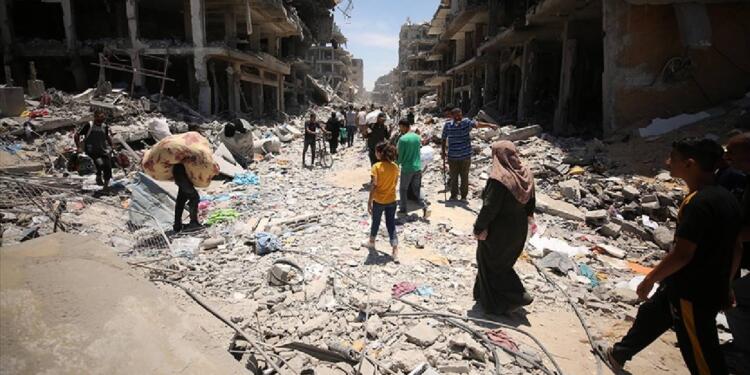 İsrail, Gazze’de bir evi vurdu: 15’i çocuk 36 kişi öldü