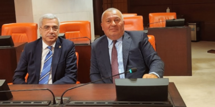 Enginyurt ve Uzun DP’den istifa etti