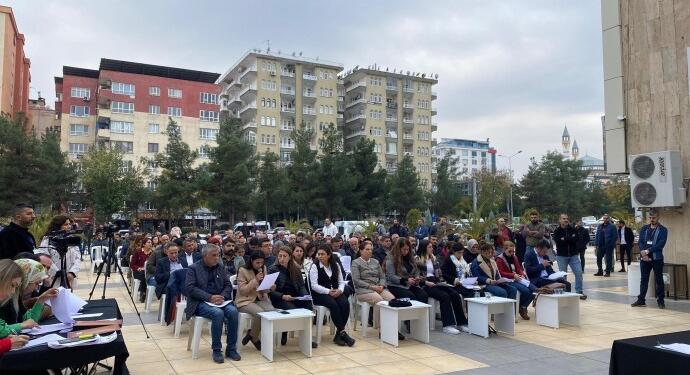 Amed’de meclis toplantısı halkla birlikte alındı