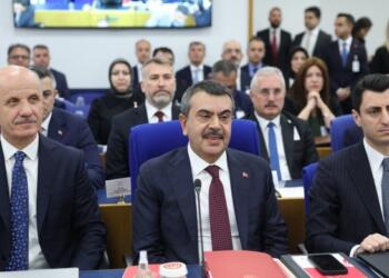 Bütçe görüşmeleri sürüyor: Bakanın, kendi Bakanlığından haberi yok