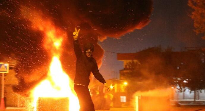 Êlih’te gençler 4 gündür kayyıma karşı direniyor