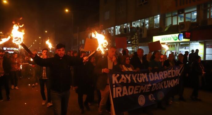 Qoser’de meşaleli yürüyüş: Halk boyun eğmeyecek
