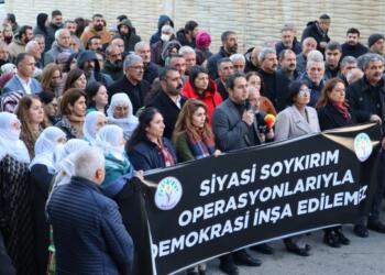 15 gazeteci meslek örgütü: Gazetecilik siyasi baskıdan korunmalıdır