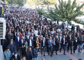 Êlih’te kayyıma karşı yürüyüş yapıldı | Öcalan’ın paradigmasıyla gerçek barışı kuralım