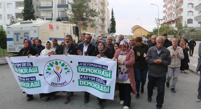 Xelfetî’de yürüyüş: Kayyım gidecek biz kalacağız