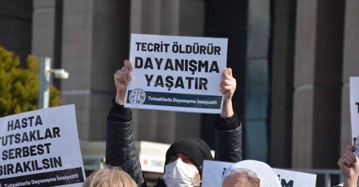 İHD İstanbul Şubesi’nden tutsaklara para gönderme kampanyası