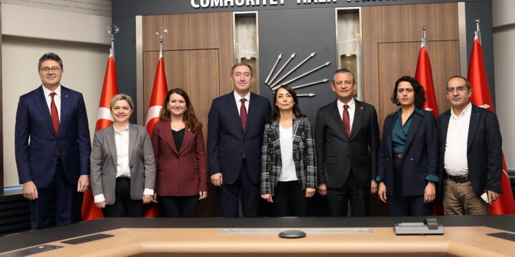 DEM Parti-CHP görüşmesi: CHP çözümde önemli rol oynayabilir