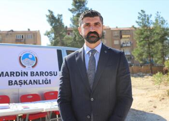 Kayyım protestosundaki ihlallere karşı Mêrdîn Barosu stant açtı