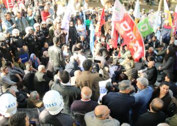 Birçok kentte kayyım protestosu: İrade gaspına boyun eğmeyeceğiz