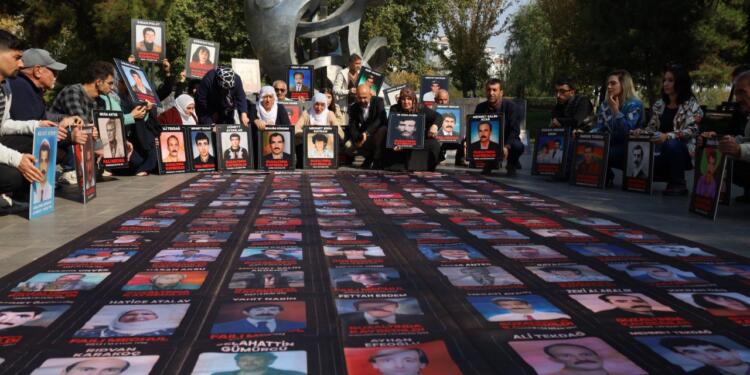 Kayıp yakınları Bayram, Temel ve Gümüş’ün akıbetini sordu