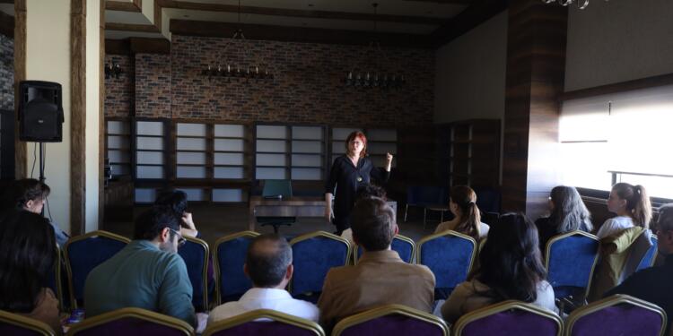 Karacabey: Kadınlar eril düzenin araçlarını kullanmamalı