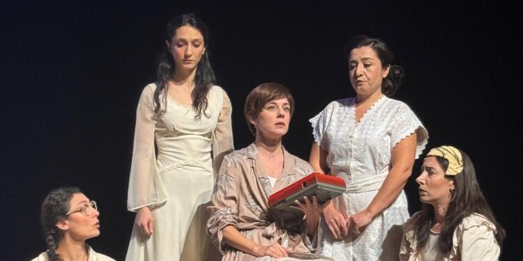 Amed Kadın Tiyatro Festivali’nde 2 oyun sahnelendi