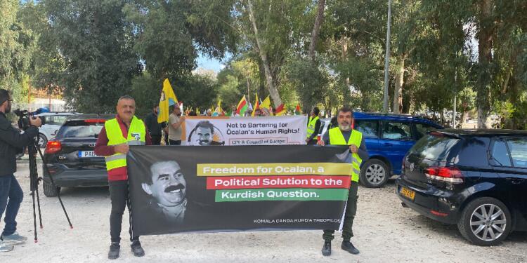 Kıbrıs’ta tecride karşı yürüyüş düzenlendi