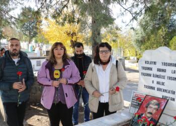 Gazeteci Namık Tarancı mezarı başında anıldı