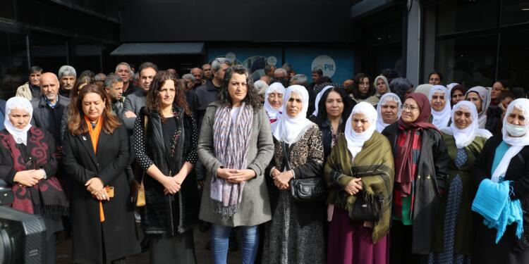 Amed’de tutsaklara para gönderme kampanyası başladı