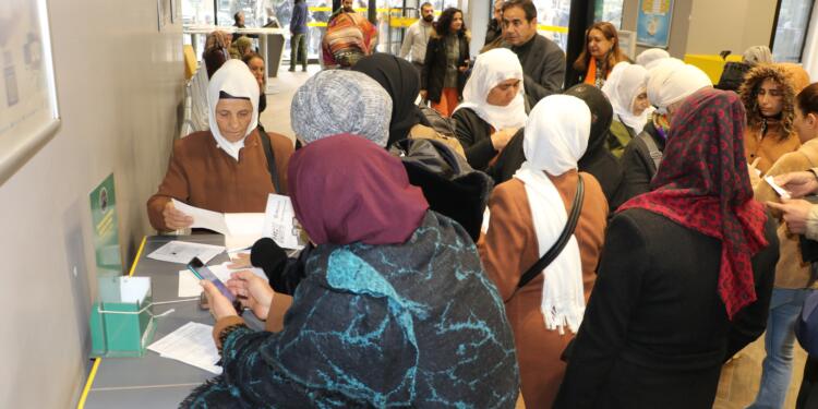 Tutsaklara para gönderme kampanyası: Herkes dahil olsun